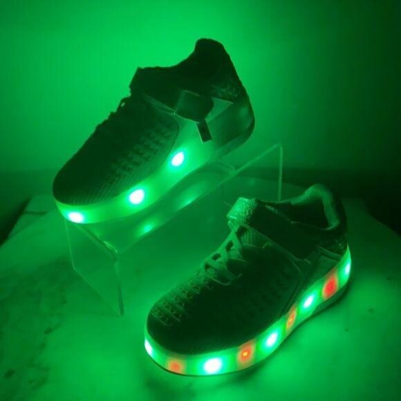 LED Light-Up Roller Skates‎ Kids Sneakers With USB Charging  White Size 35 - Picture 1 of 14